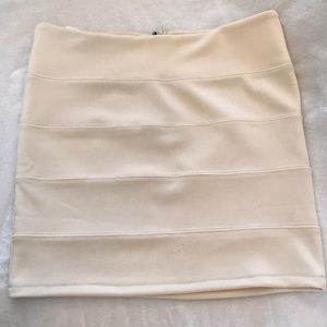 Milau cream skirt size S